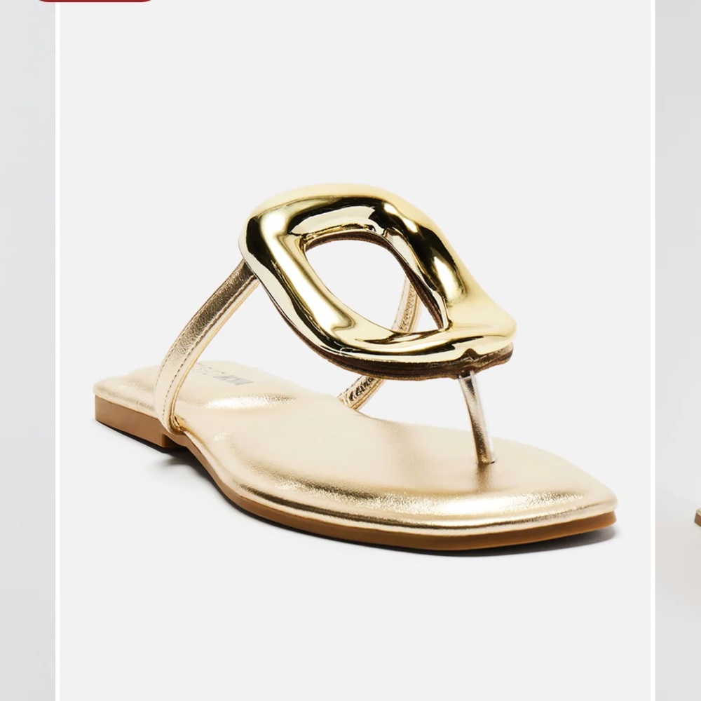 Flat sandal
